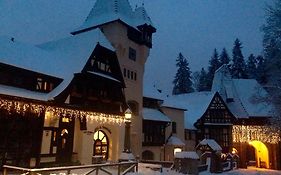 Complex La Tunuri - Vila Economat